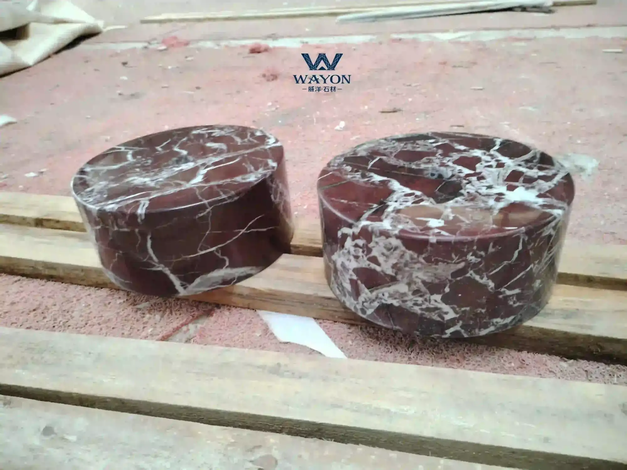 Подставка для журнального столика из натурального камня «Фиолетовая роза»