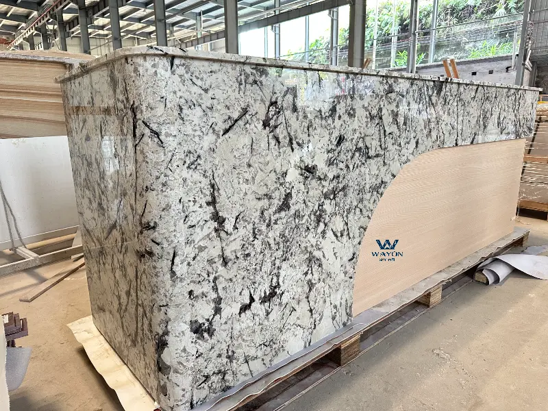 Стойка регистрации из мрамора Snow Fox