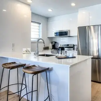Современная квартира Wayon Canada в Монреале, 345х345
