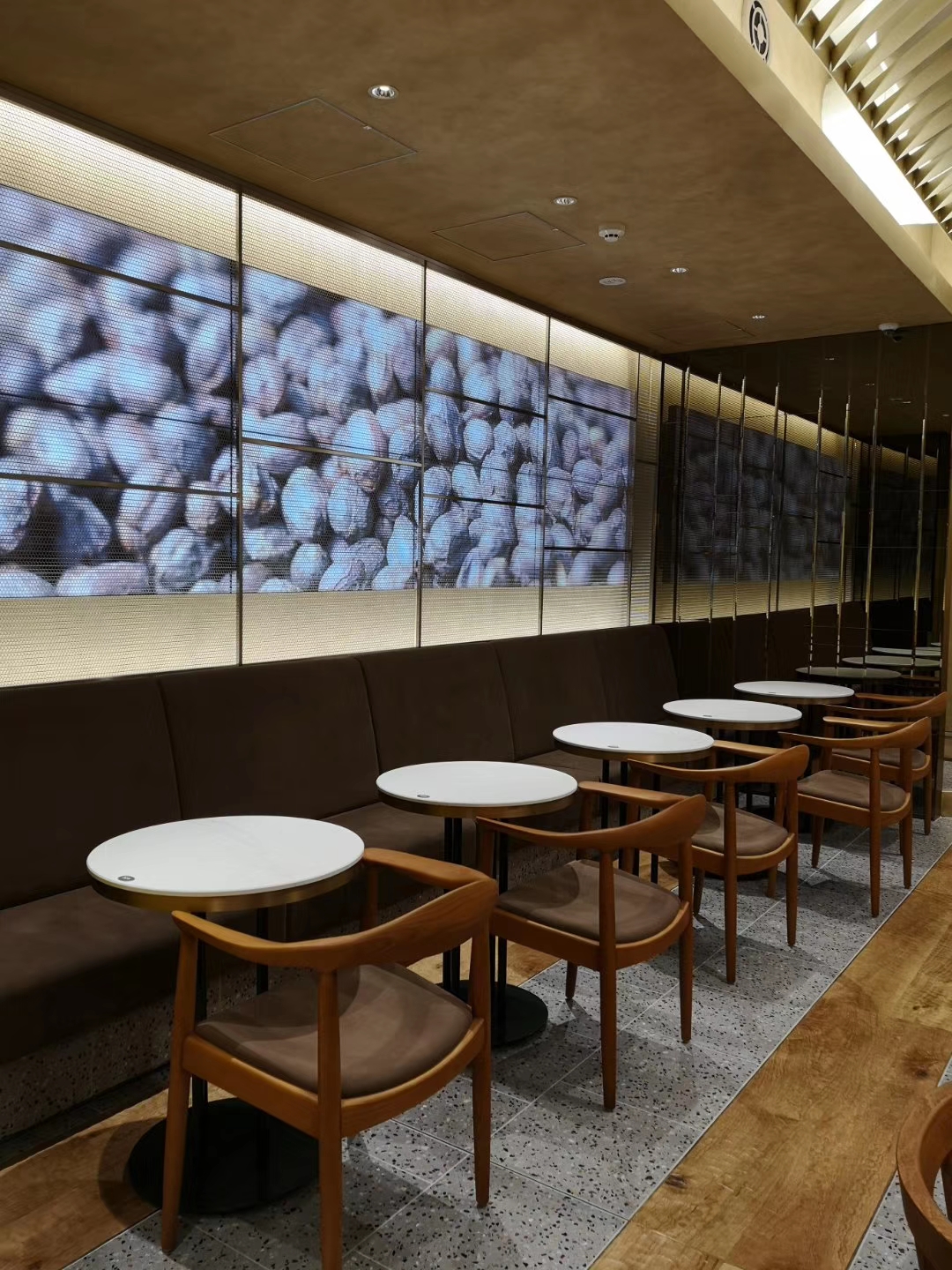 Проект Wayon Terrazzo — кофейня Geshary Coffee в Токио, Япония. Фабрика столешниц из терраццо.